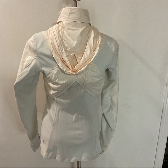 Lululemon Kanto Catch Me Run Cream  Jacket Size 4 - Picture 8 of 13